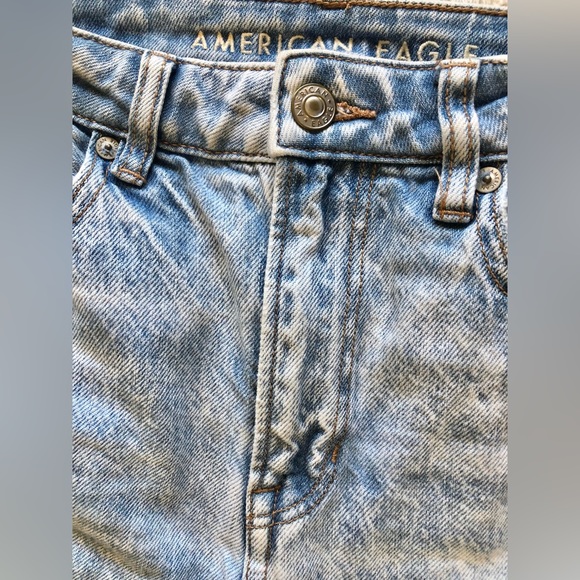 AE Distressed Mom Jean. - Picture 11 of 16